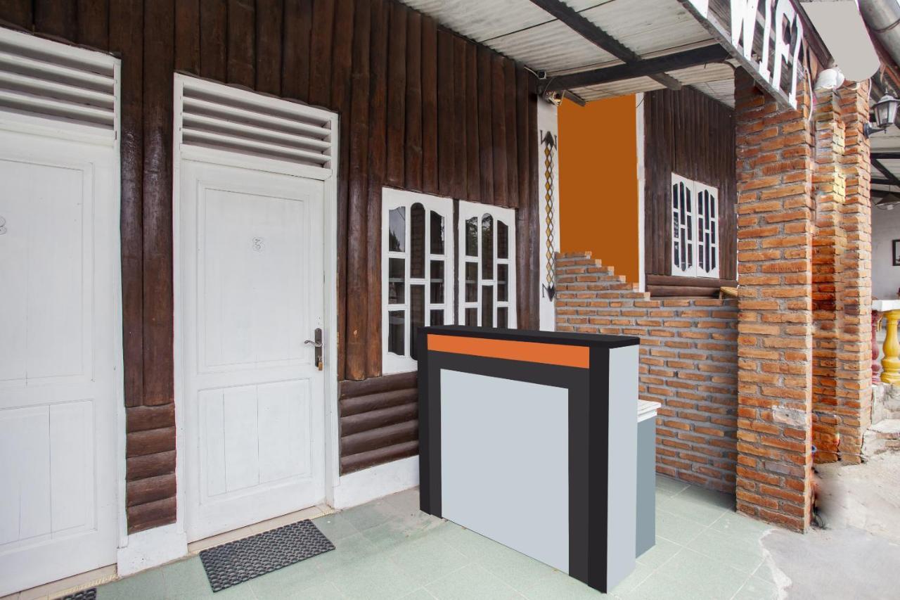 Oyo Flagship 2799 Berastagi Backpacker Rooms 외부 사진