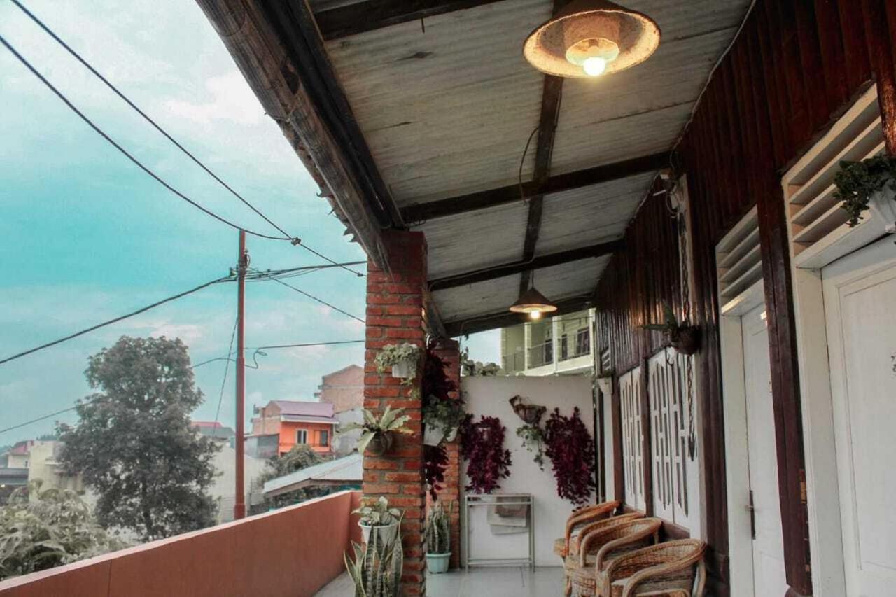 Oyo Flagship 2799 Berastagi Backpacker Rooms 외부 사진