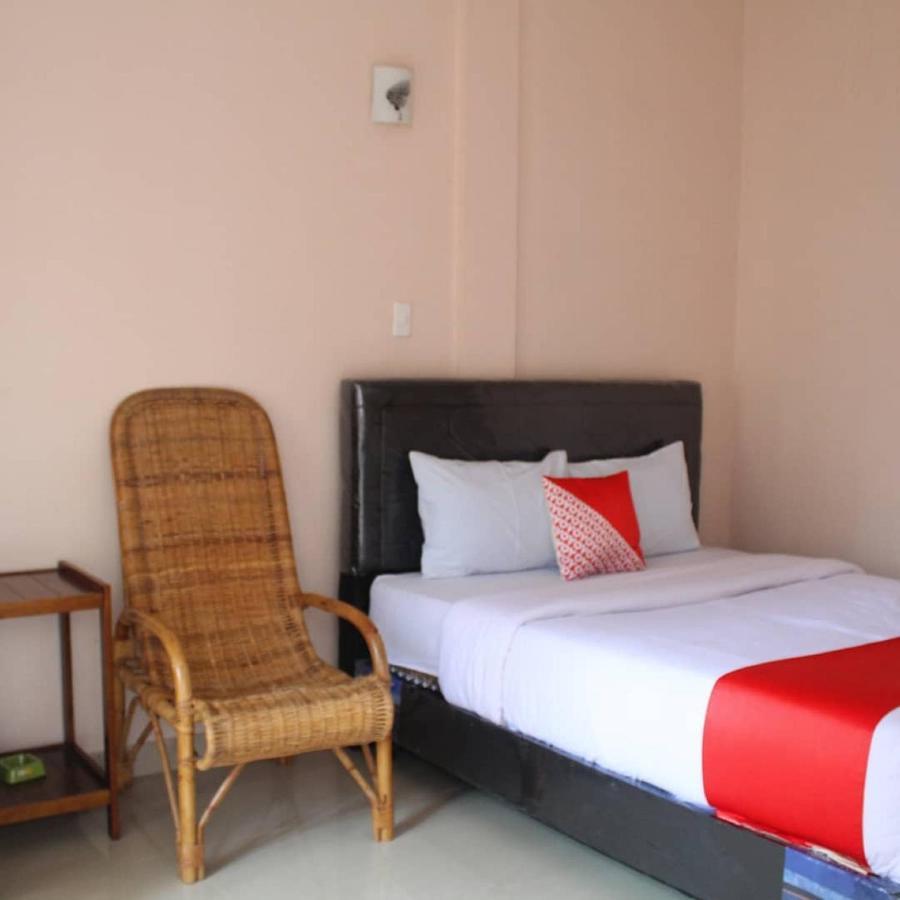 Oyo Flagship 2799 Berastagi Backpacker Rooms 외부 사진