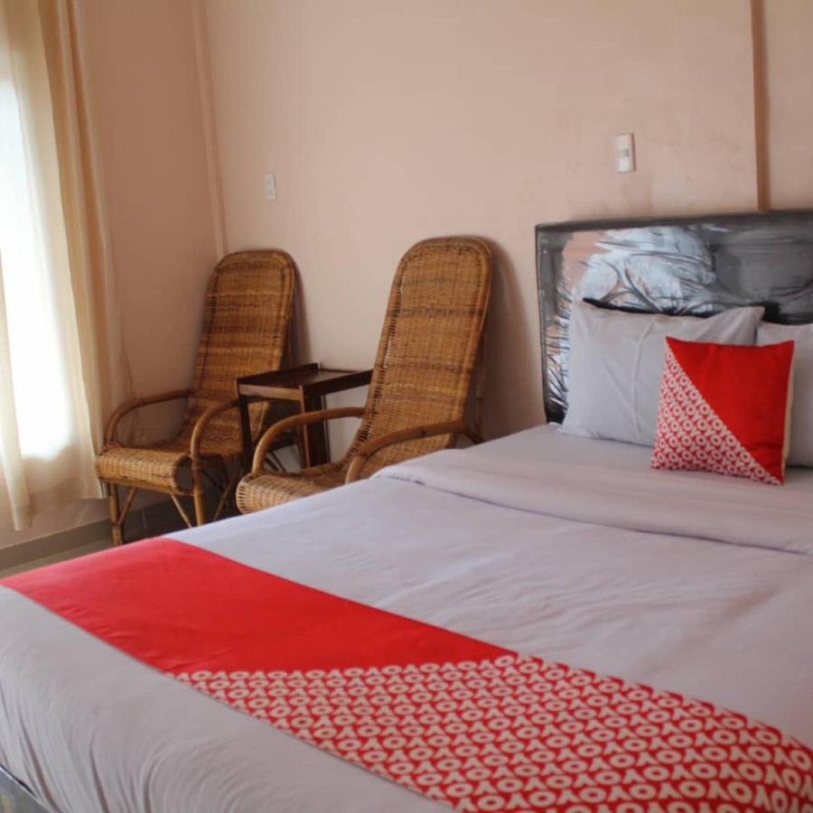 Oyo Flagship 2799 Berastagi Backpacker Rooms 외부 사진